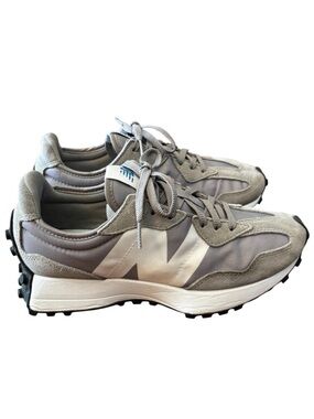 New Balance 327 Gray Sneakers Size 8 Wome's Athletic Shoes Trendy Preppy